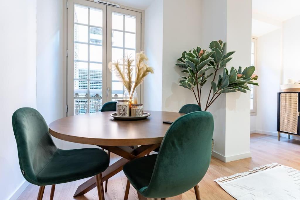 Апартаменты Premium Flat In Malaga Center With Free Parking Экстерьер фото
