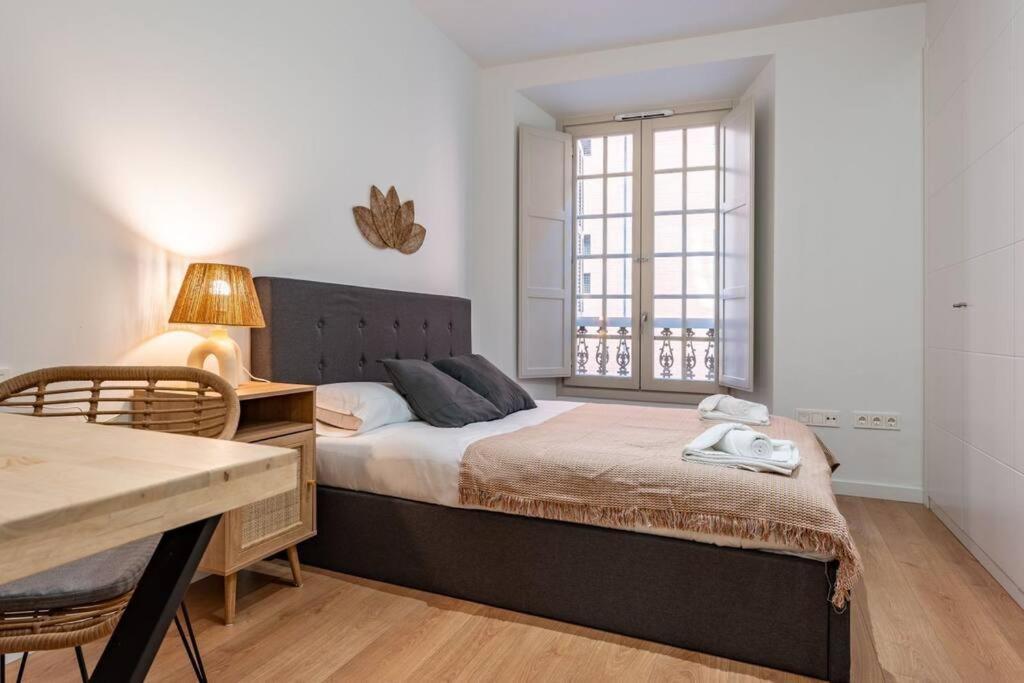 Апартаменты Premium Flat In Malaga Center With Free Parking Экстерьер фото