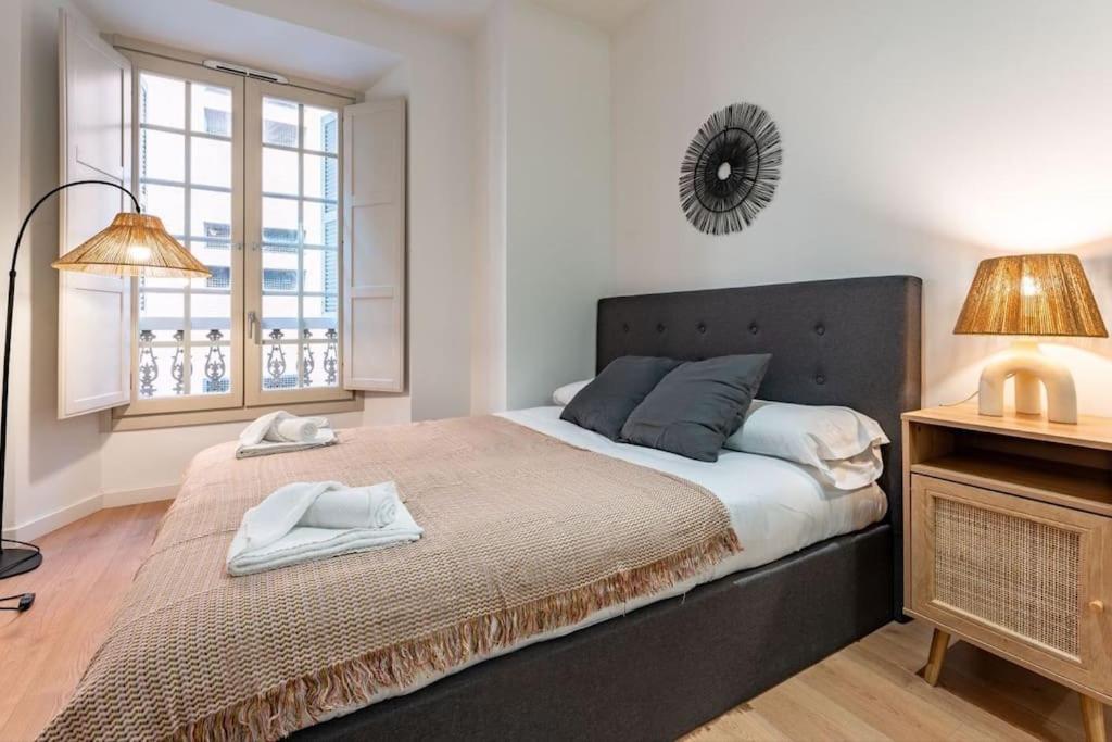 Апартаменты Premium Flat In Malaga Center With Free Parking Экстерьер фото