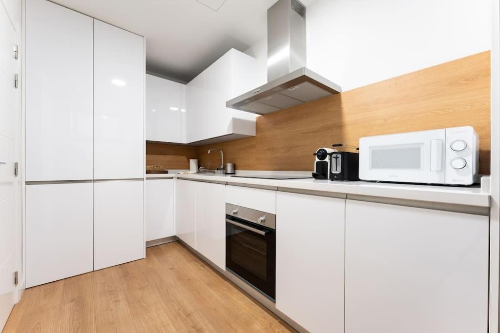 Апартаменты Premium Flat In Malaga Center With Free Parking Экстерьер фото