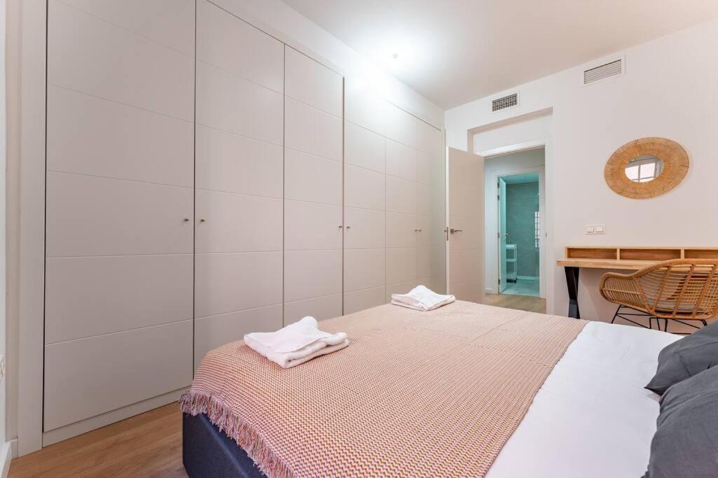 Апартаменты Premium Flat In Malaga Center With Free Parking Экстерьер фото